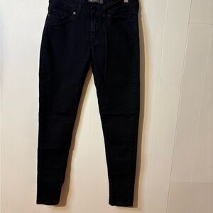 Sleek Levi Black Skinny leggings for Women